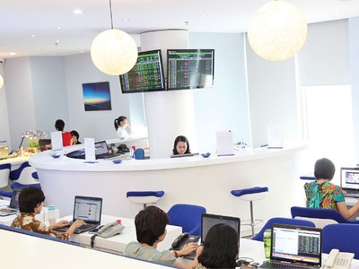 UBCK bỏ sót nhiều DN vi phạm công bố thông tin